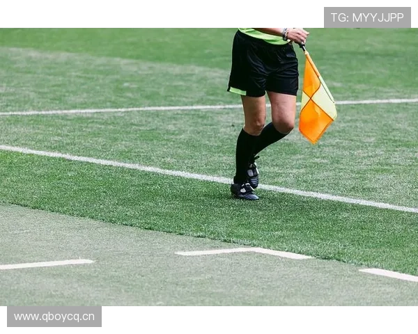 助理裁判在足球比赛中到底负责哪些关键判罚?