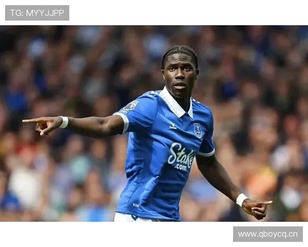 奥纳纳加盟埃弗顿后的中场支柱角色解析